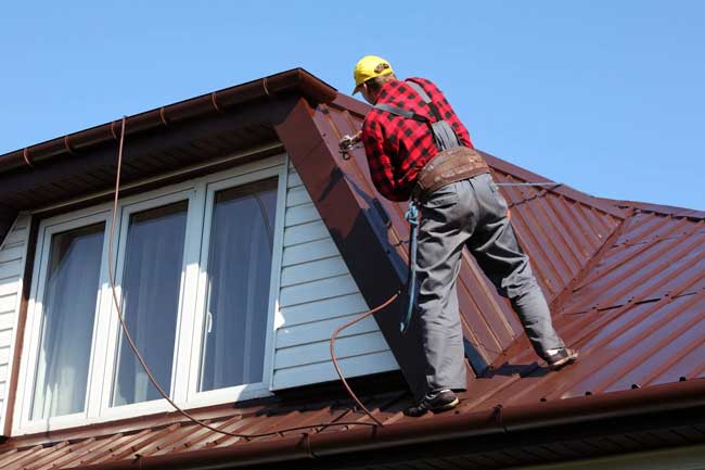 5 Reasons Homeowners Prefer Metal Roof Restorations